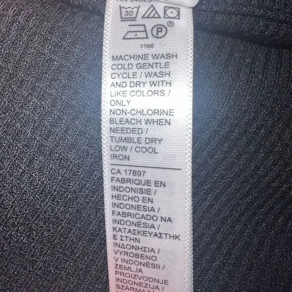 Athleta Women's Wind Down Sleep Top Henley Black Medium NWOT - Picture 10 of 10